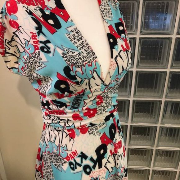 Pop Art Fashion Pin-Up Dress with V neckline and ruched waist! - Picture 2 of 3